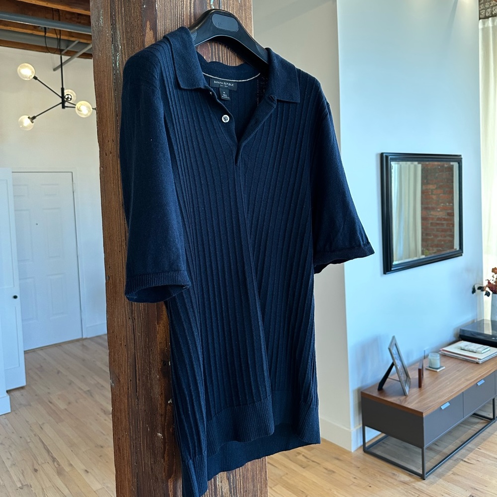 BANANA REPUBLIC (Men’s M) Silk/Linen Polo